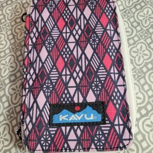 Kavu Geometric Wallet. Perfect for a beach bag or backpack!